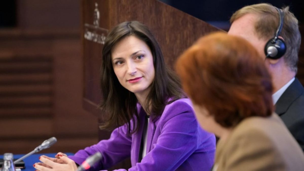 Мария Габриел с много важна новина за средностатистическия български работник