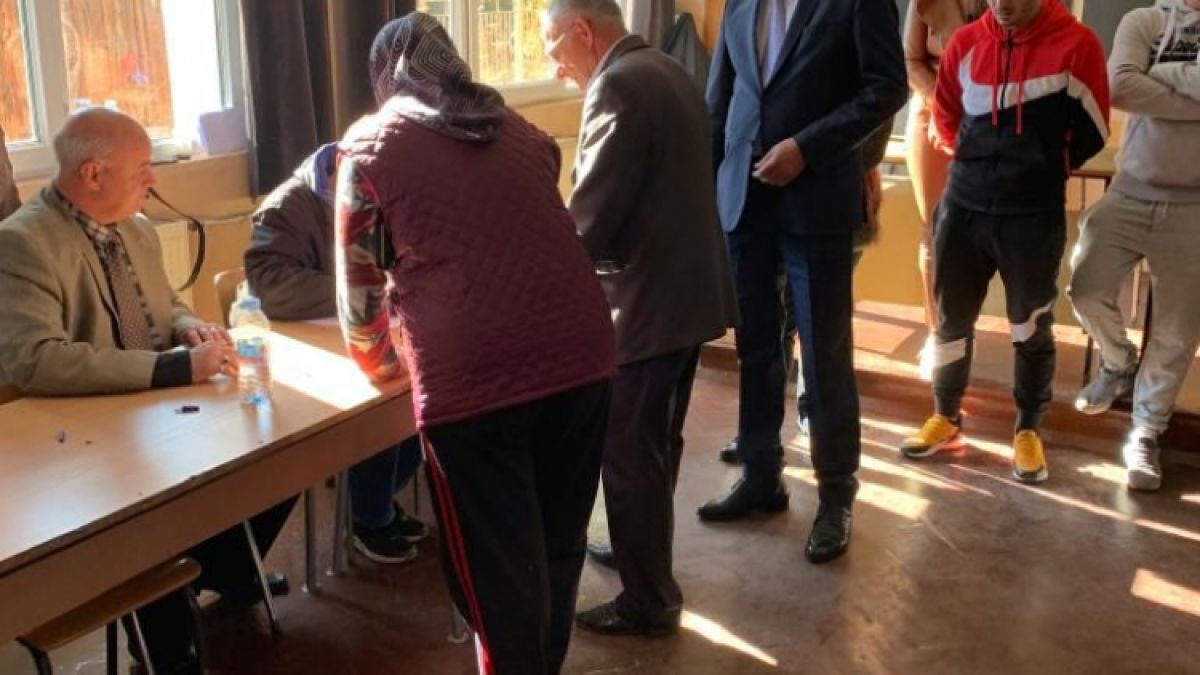 Председателят на ДПС упражни правото си на глас 