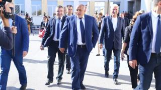 Министър от кабинета на Борисов призова: Излезте и гласувайте, има още време СНИМКИ