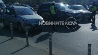 Верижна катастрофа затапи бул. "Цариградско шосе" в София СНИМКИ