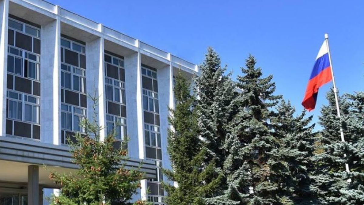 Секретарят на руското посолство в София лъсна в шпионски скандал 