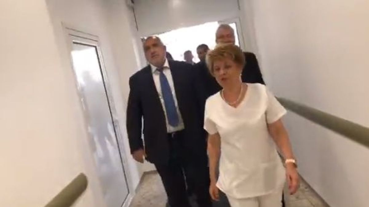 Борисов си спомни какво е да си пожарникар ВИДЕО