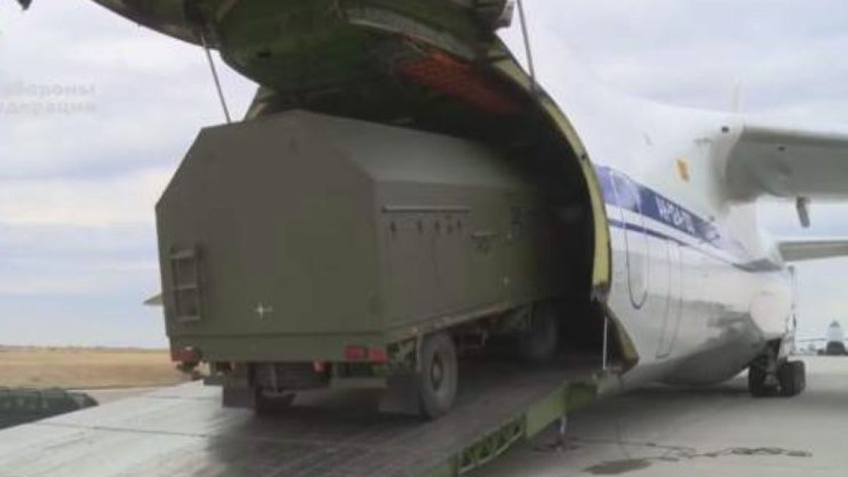Руски самолет със зенитни ракети С-400 е прелетял над България