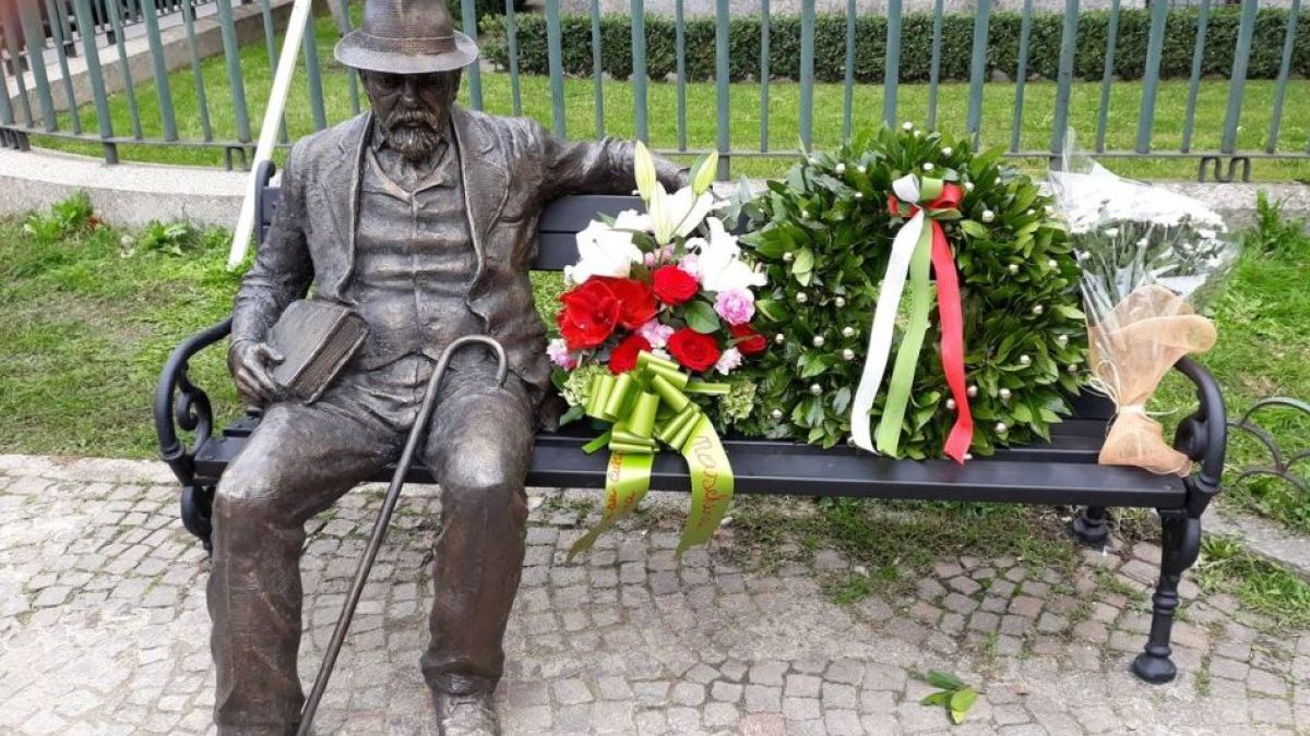 Откриха паметник на Пенчо Славейков в Милано