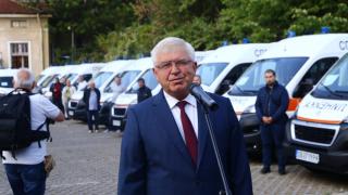 Здравният министър със страхотна финансова новина за работещите в спешна помощ 