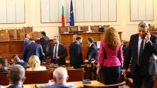 Обрат и изненада в НС! Партийната субсидия става 8 лева по предложение на БСП с подкрепата на ГЕРБ и Патриотите 