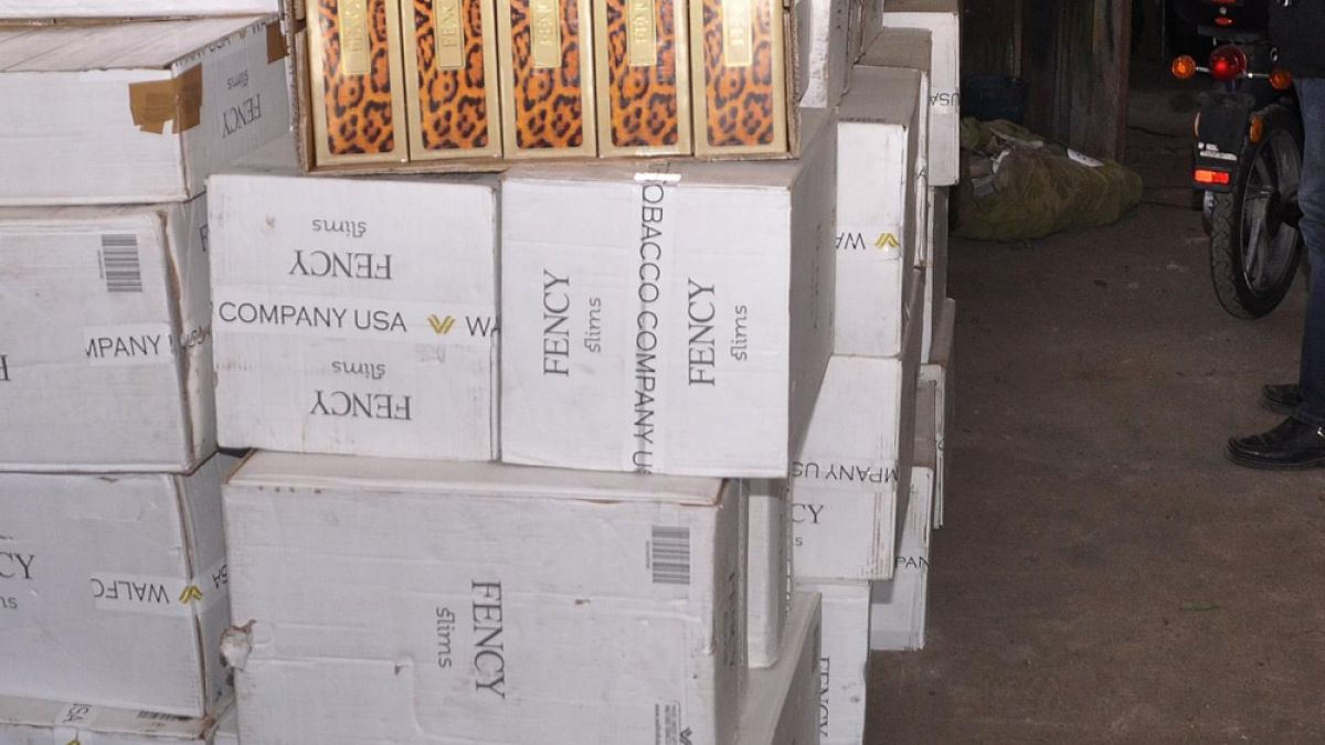 Разбиха контрабанден канал за цигари в Бургас