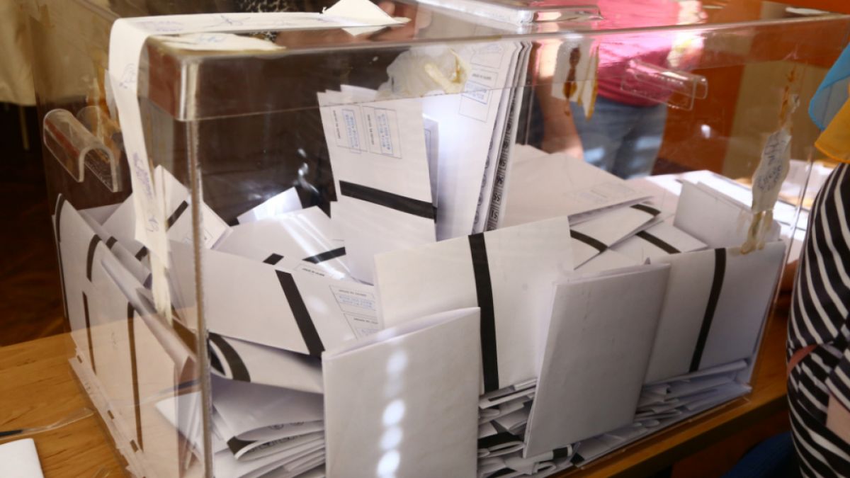 Експерти изброиха вариантите пред Борисов и Слави за правителство и най-голямата неизвестност след вота