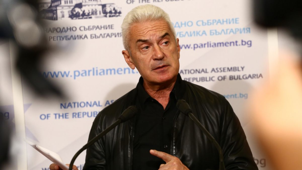 Волен Сидеров подава оставка