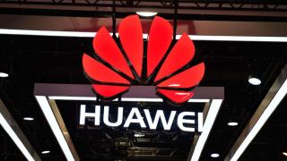 Служителка на Huawei разкри при какви ужасни условия работи
