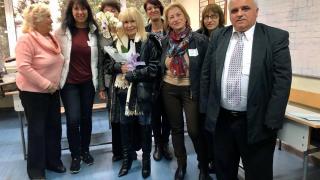Лили Иванова предизвика фурор в изборна секция СНИМКИ 