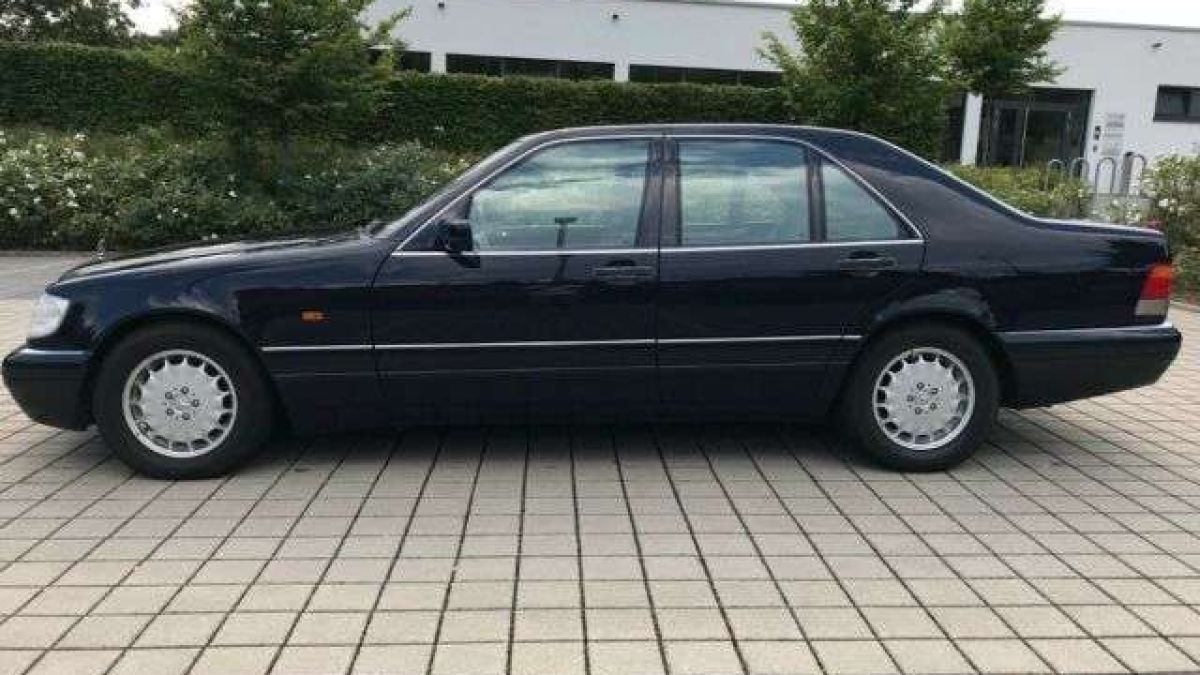 Продава се идеален Mercedes S-Class от 90-те с малък пробег СНИМКИ