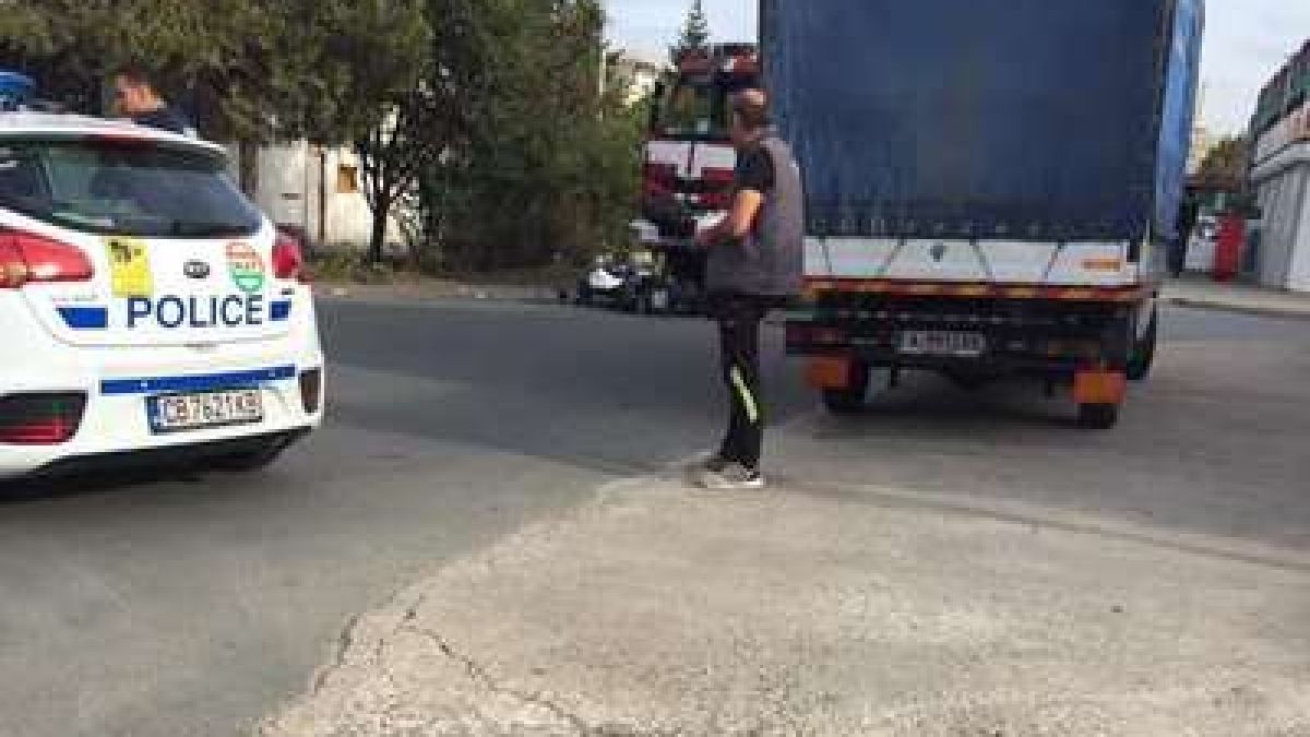 Моторист бере душа след зверско меле с пожарна край Слънчев бряг СНИМКА 