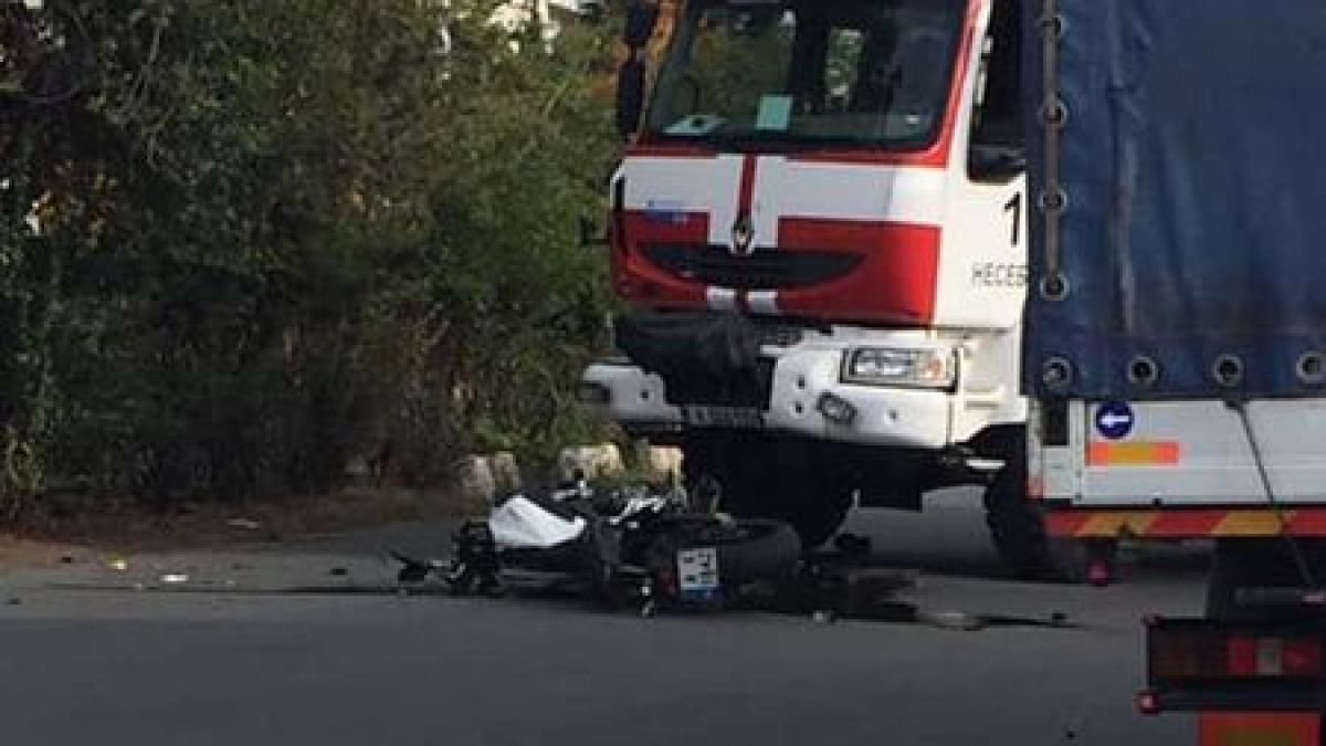 Първи новини за моториста, пометен от пожарен автомобил в Слънчев бряг в 