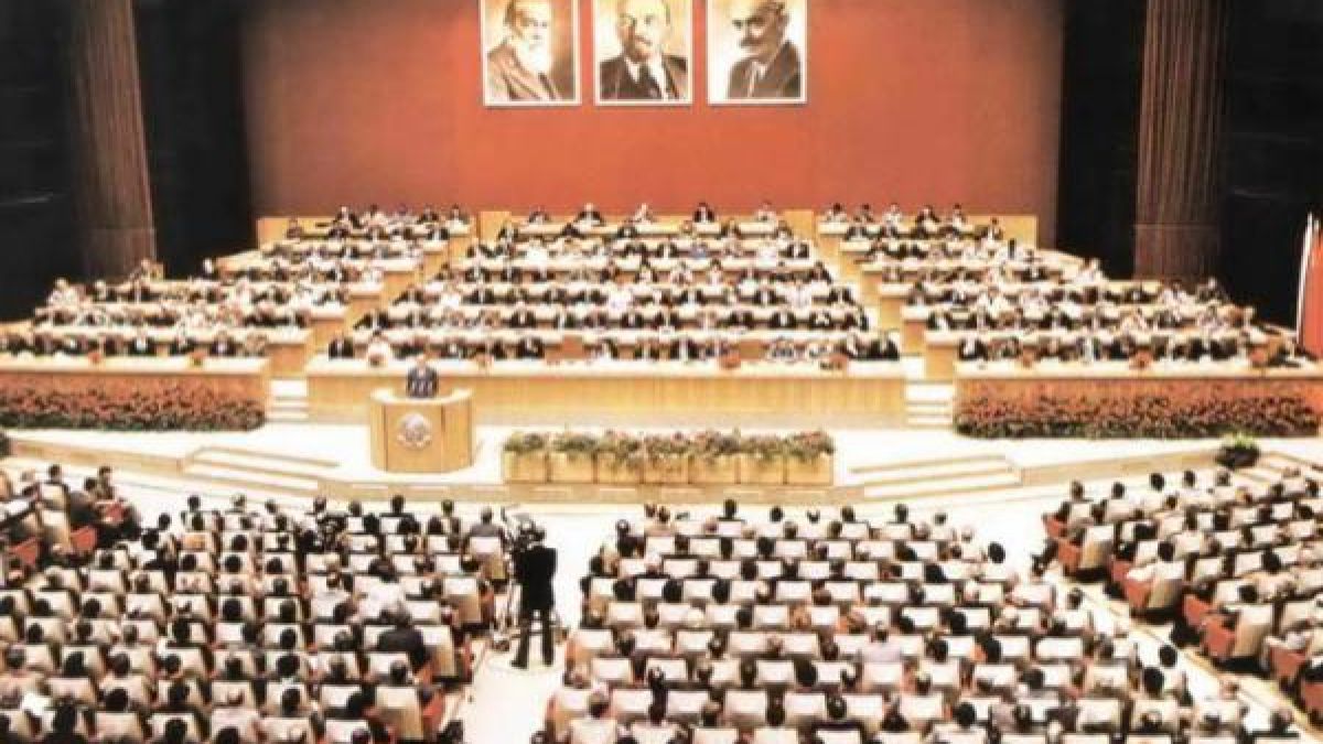 На 10 ноември 1989 година своите изиграха Тодор Живков