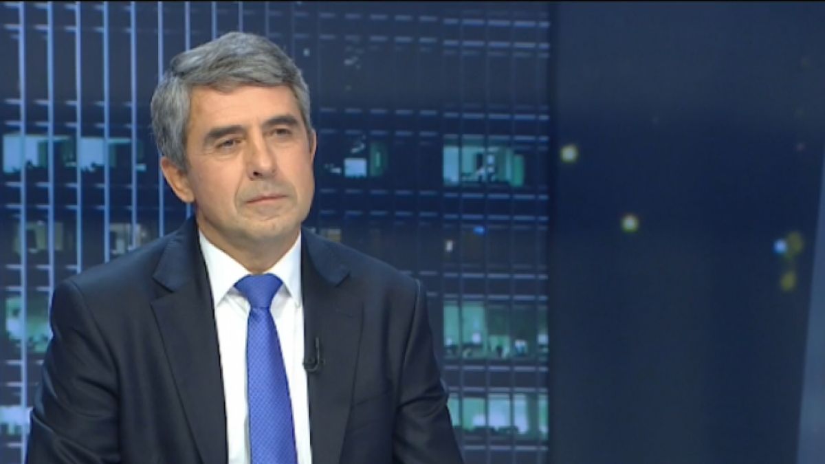Плевнелиев показа червен картон на "Демократична България"