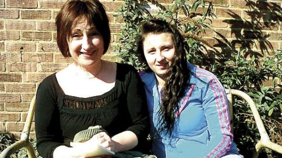 Гурбетчийки изплакаха: По-добре да береш ягоди в чужбина, отколкото да си висшист в България