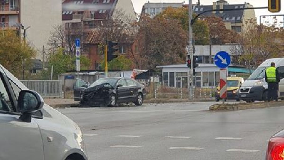 Извънредно в БЛИЦ! Ужасяващ инцидент в центъра на София СНИМКА