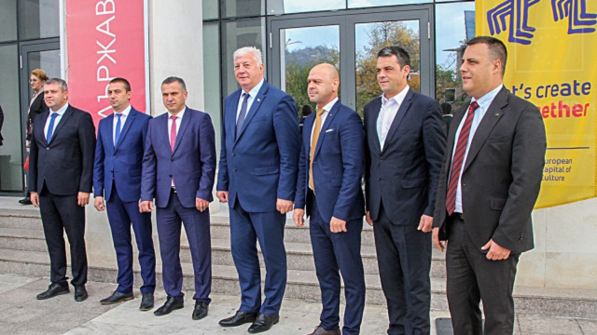 Здравко Димитров влиза в общината с литийно шествие