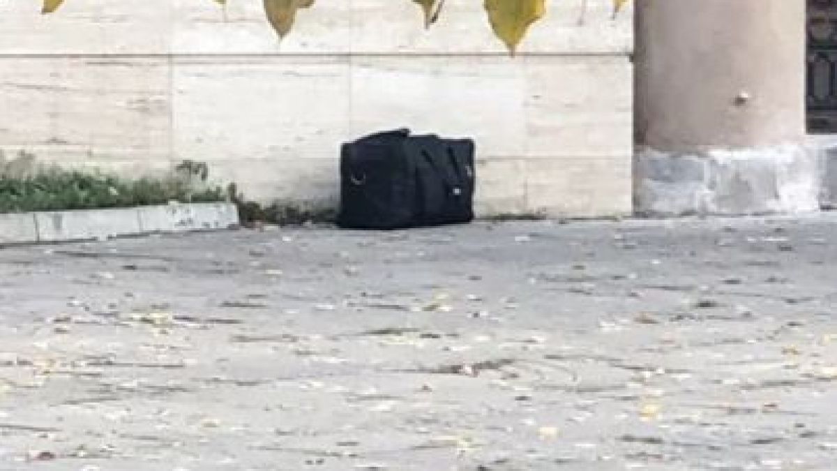 Ето какво откриха в изоставената чанта около джамията в София