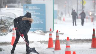 Арктически студ скова Щатите, чупи 400 рекорда ВИДЕО