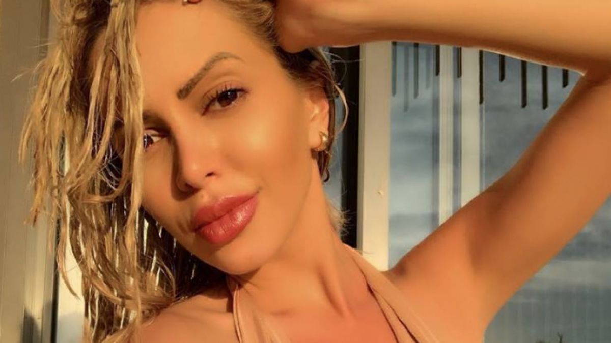 Бившата на Сираков си показа "котето" в чалга клип ВИДЕО 18+