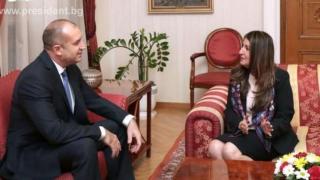 Президентът Радев се срещна с посланика на САЩ у нас Херо Мустафа
