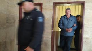 Убиецът на кюстендилския букмейкър ревна в съда, но... 