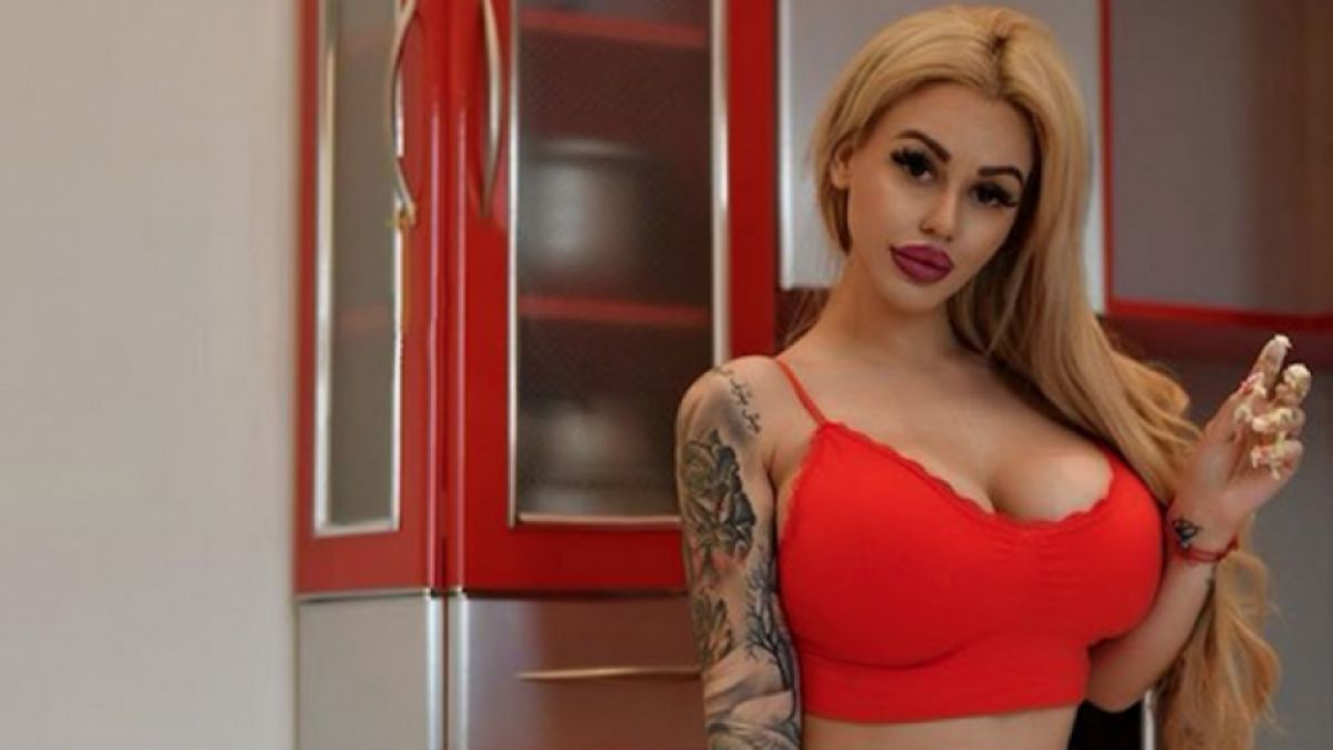Кристин Каменова пусна най-вулгарните си голи СНИМКИ 18+