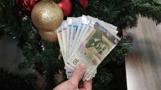 Чудесна финансова новина по Коледа за служителите на всяка втора компания у нас 
