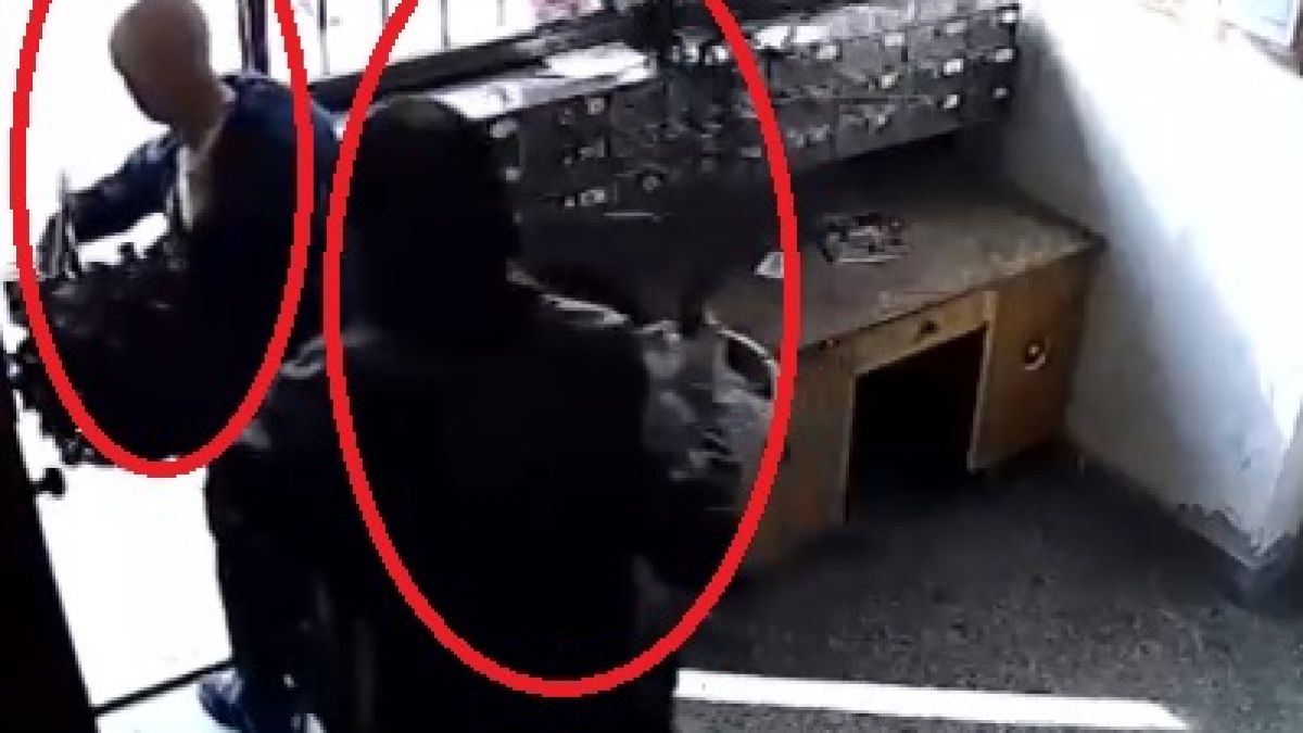 Мъже цветарки върлуват в столицата, ето какви ги вършат ВИДЕО