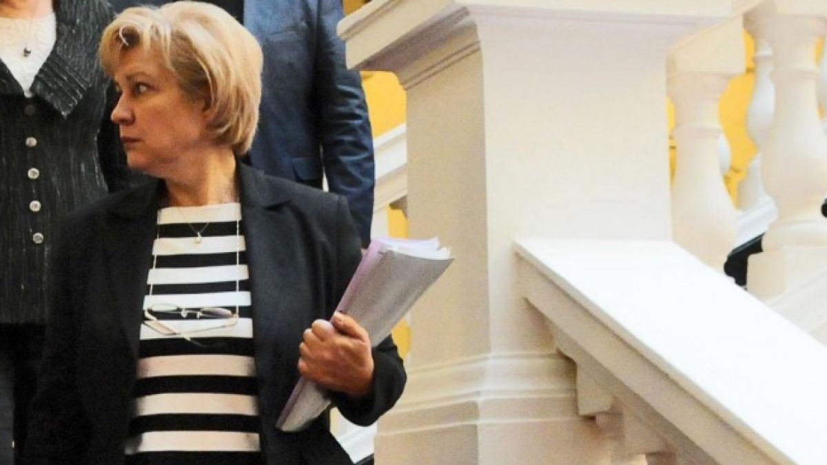 От ГЕРБ обясниха подробно за болничните и напомниха: Заплатата ще стане 1400 лв.
