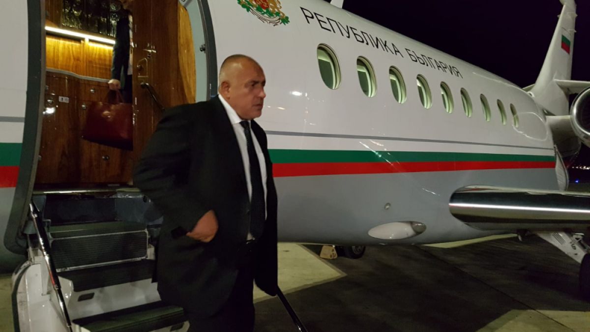 Извънредна ситуация със самолета на премиера Борисов при кацане на летище София