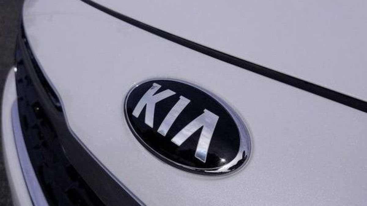 Kia разсекрети новата си и радикално изменена Optima СНИМКИ
