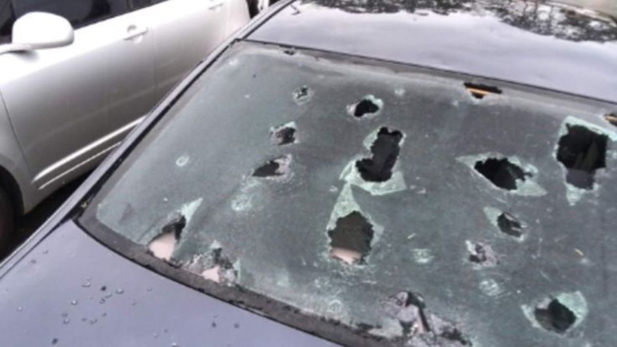 Градушка като яйце разби домове и автомобили в Австралия ВИДЕО