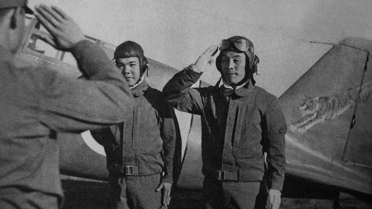 Страшната семейна история на най-отдадения камикадзе СНИМКИ