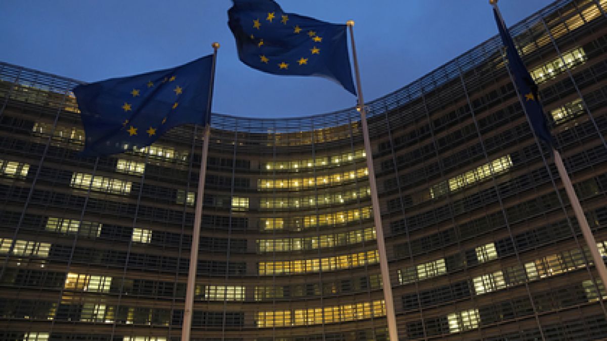 Евросъюзът спира финансирането на нефта и газта