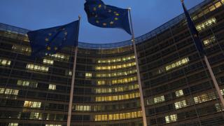 Евросъюзът спира финансирането на нефта и газта