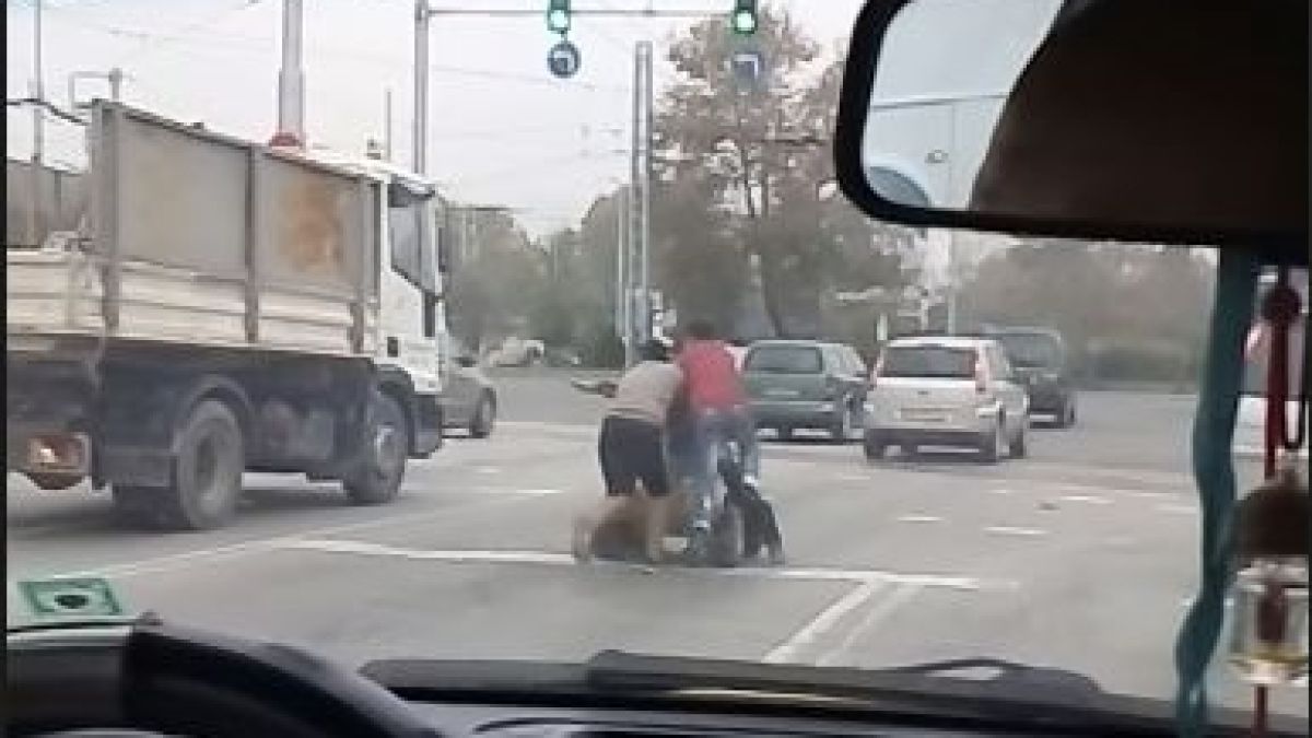 Пловдивски цигани вбесиха шофьори по оживен булевард в час пик ВИДЕО 