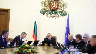 Налагат ограничения на парите, които може да пренасяме в чужбина, разрешената сума е... 