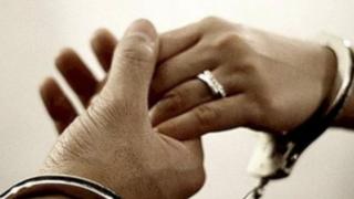 За 3 месеца Валя с 4 деца от нашенец, сключи брак с двама чужденци, но развръзката я попари 