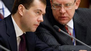 Бъдещият президент на Русия трупа пари за либерален държавен преврат