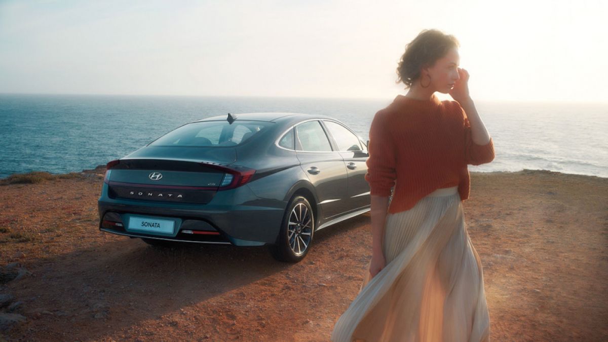Осмото поколение на седана Hyundai Sonata - "чувствено спортен" СНИМКИ