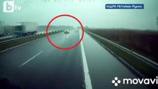 Безумец със съветска „Волга” възмути цяла България ВИДЕО