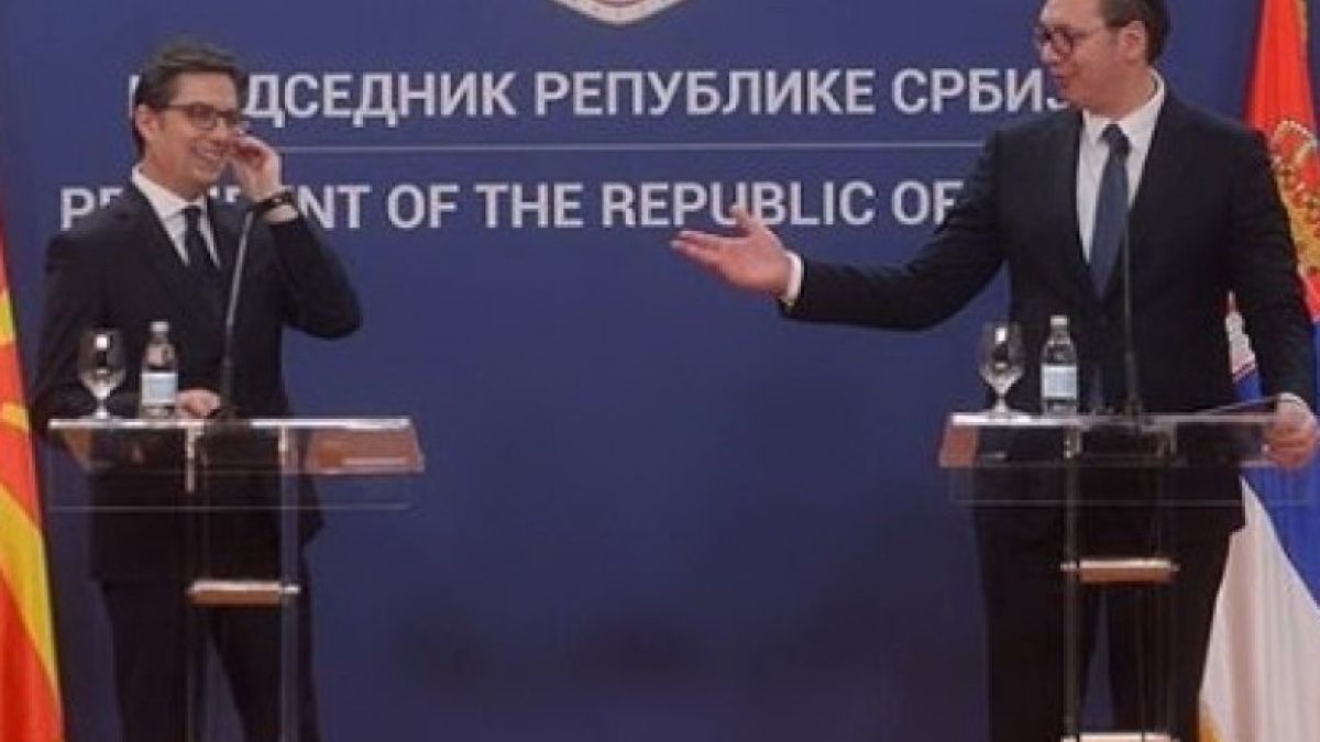 "Вечер" гневно: Президентът Пендаровски знае български, но се прави, че не разбира сръбски! ВИДЕО