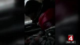Момиче засне последните си секунди живот преди да ѝ пуснат куршума ВИДЕО