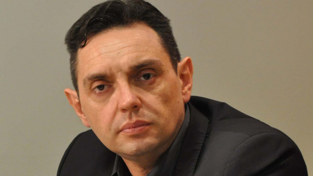Сръбският военен министър със скандално изказване за българско оръжие в ръцете на терористи 