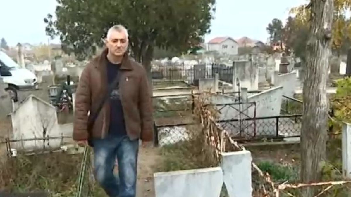 Кошмарен абсурд в Лом: Труп изчезна от гроб, на негово място се появи... ВИДЕО