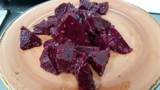 Невероятно вкусна салата промени изцяло мнението ми за цвеклото!
