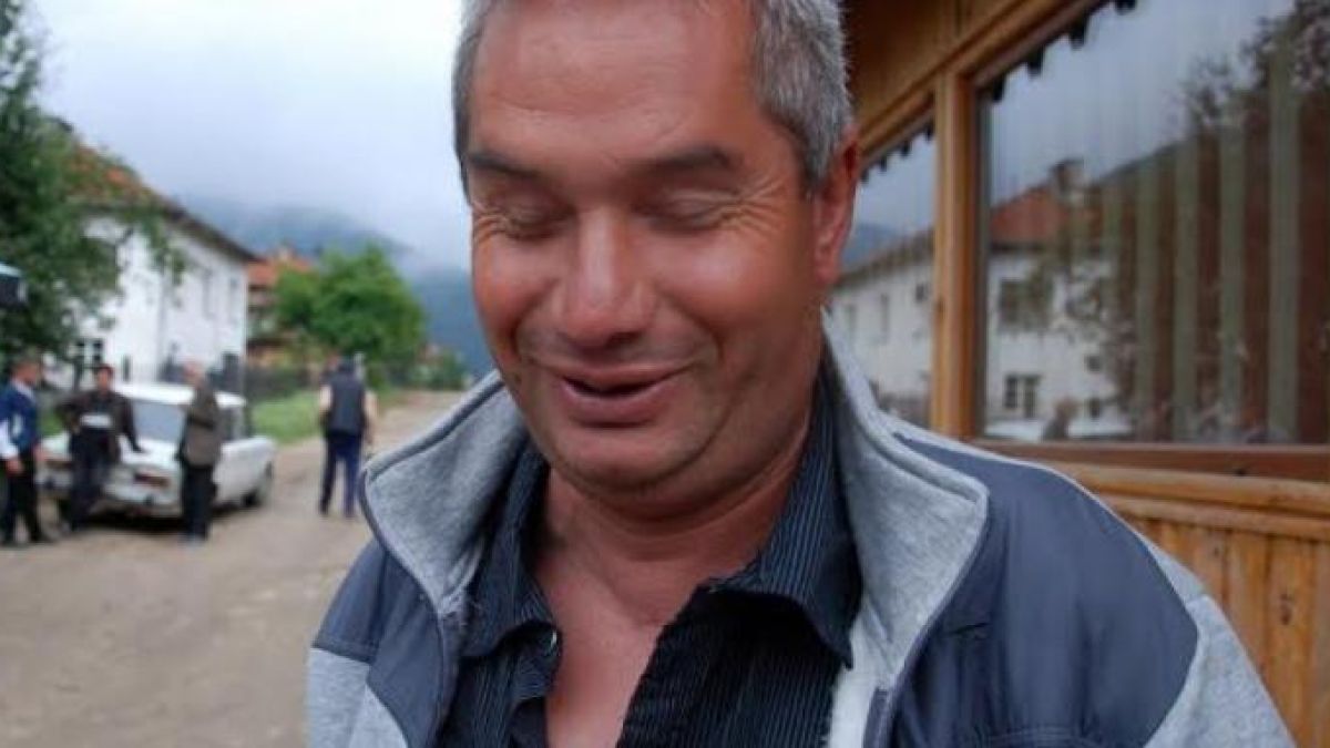 Болни хора от цял свят идват в Черна Места при слепия лечител Алиш и вълшебните му ръце